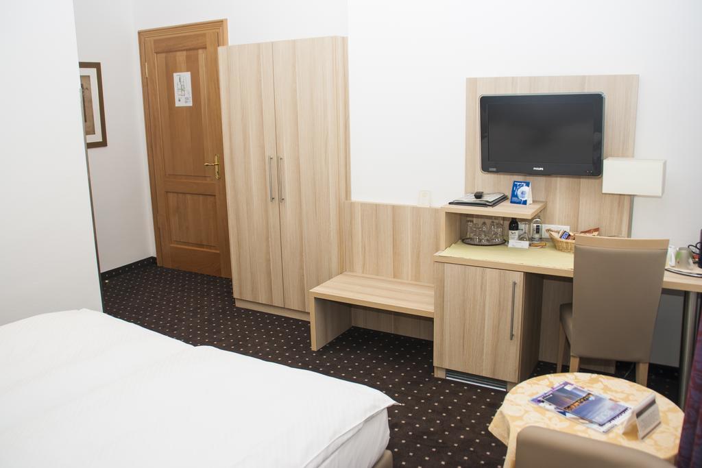 Hotel Haus Berlin Бон Стая снимка