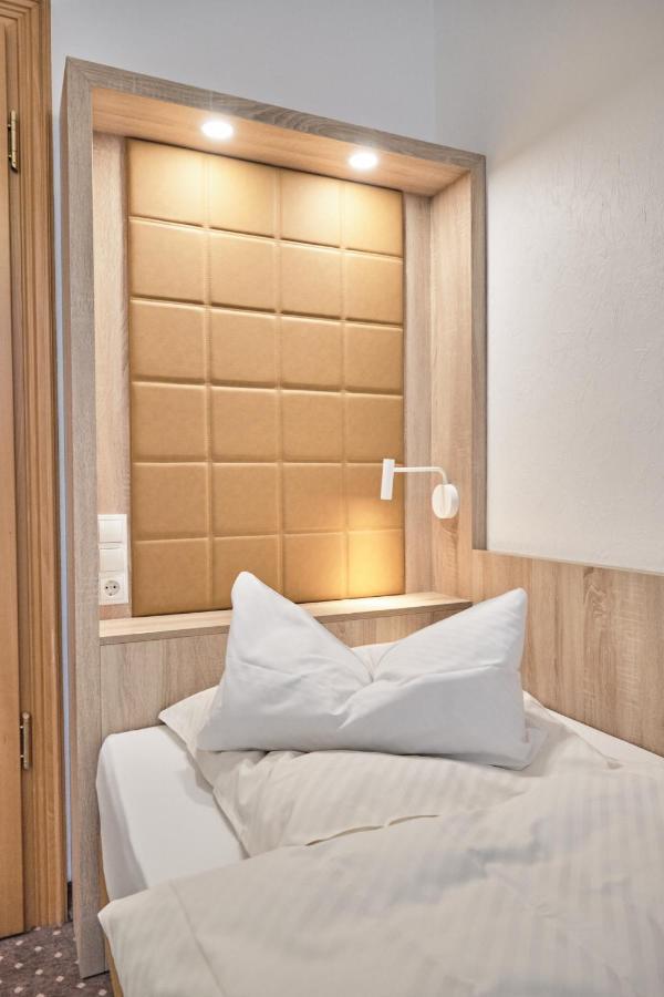 Hotel Haus Berlin Бон Екстериор снимка