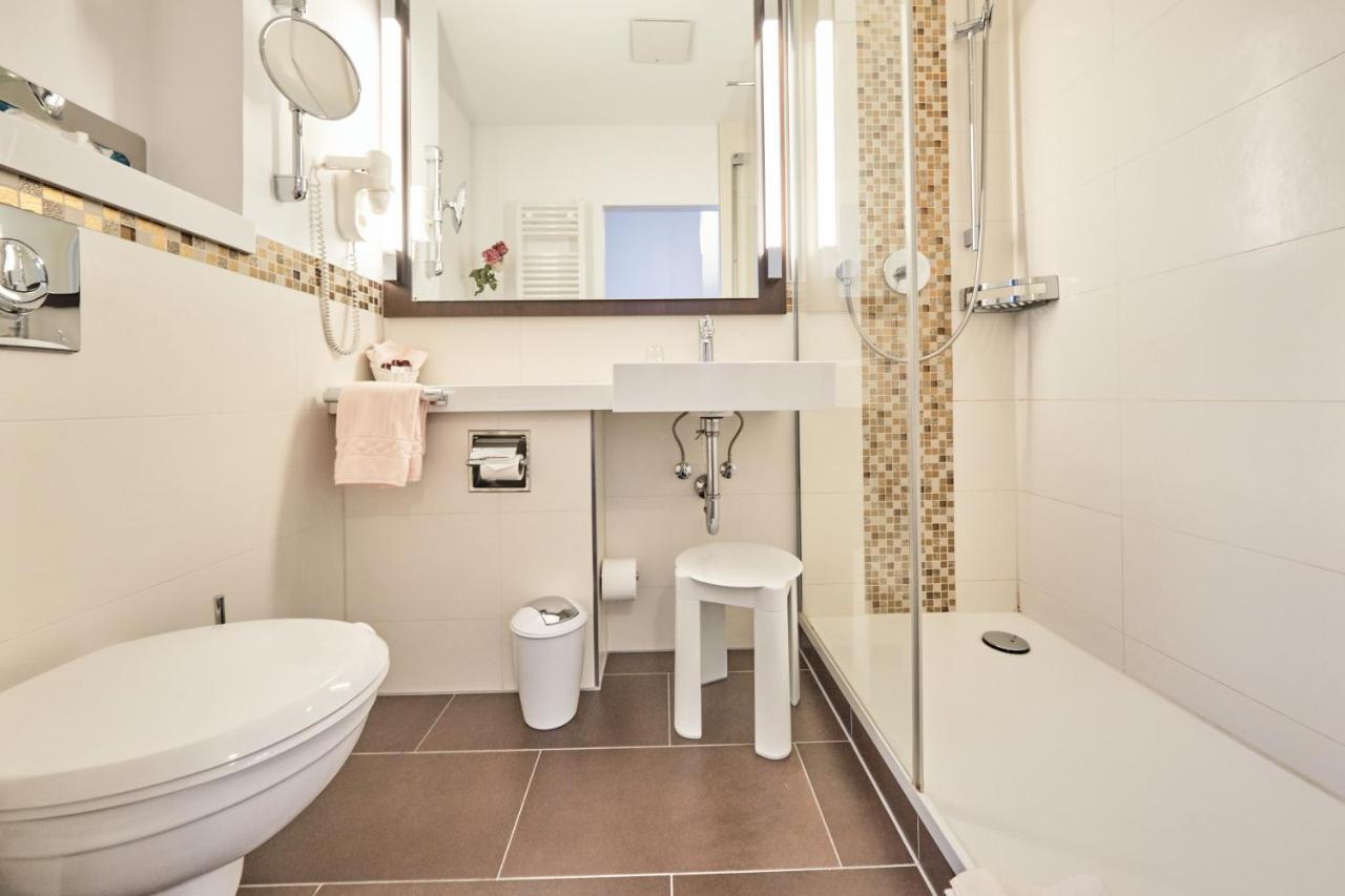 Hotel Haus Berlin Бон Екстериор снимка