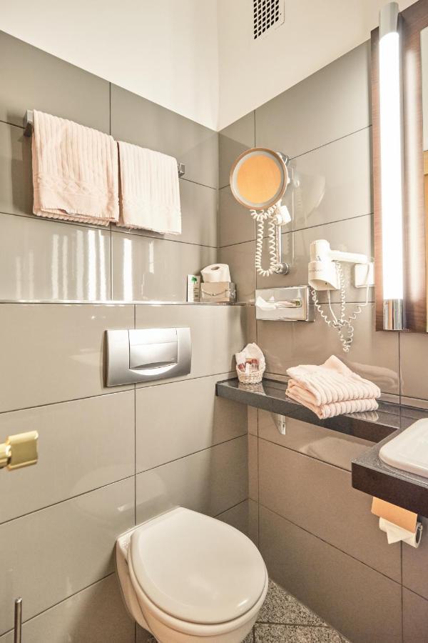 Hotel Haus Berlin Бон Екстериор снимка