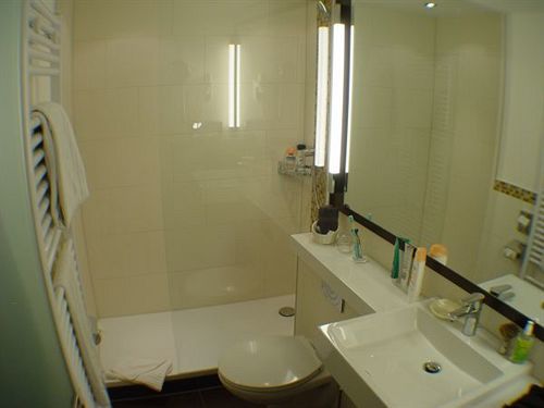 Hotel Haus Berlin Бон Екстериор снимка